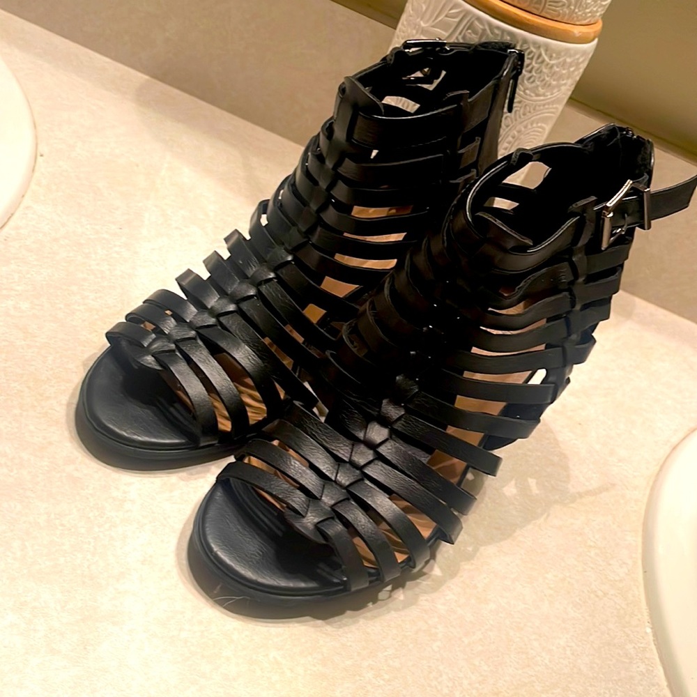 STYLISH HEELS 💕